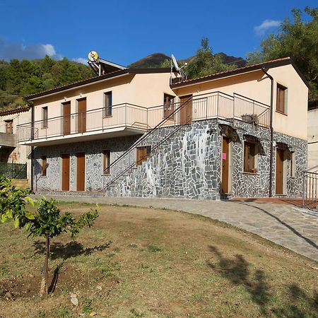 Villa Turismo Rurale Il Sole Sant'Angelo di Brolo Exterior foto